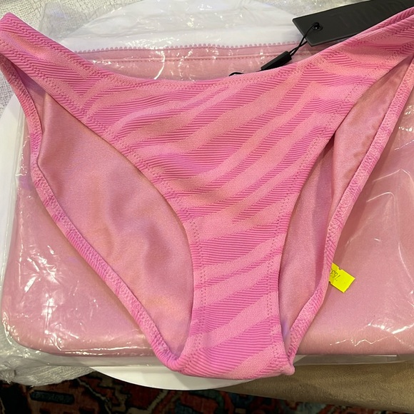 🌟TRIANGL MICA MORENO BOTTOM SIZE MEDIUM BRAND NEW - Picture 1 of 2